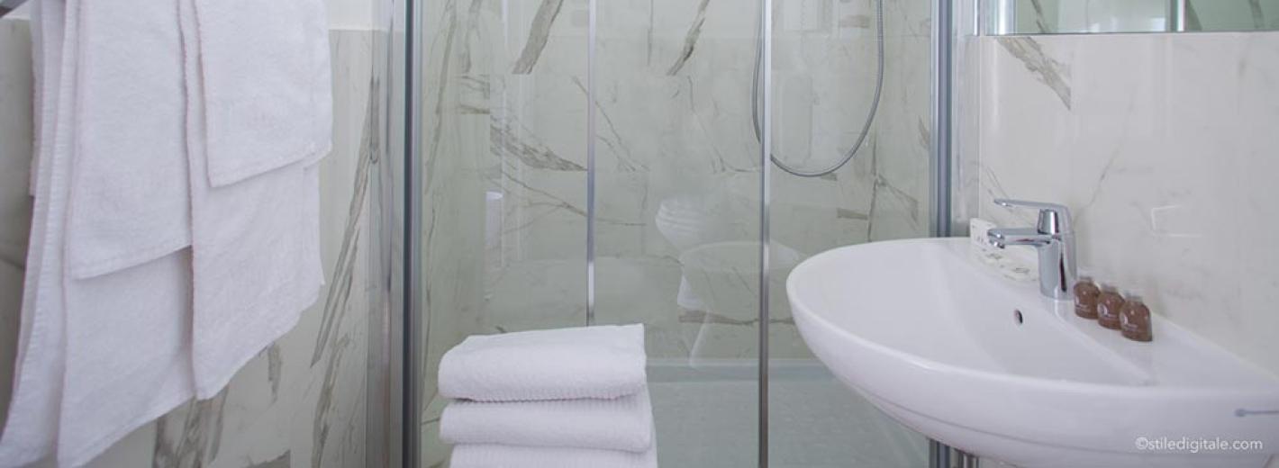 hotellibertybologna it camere 020